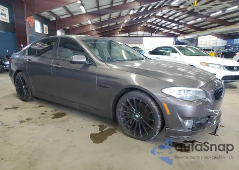 2011 BMW 550 Xi из США, поврежденный, VIN WBAFU9C55BC784846